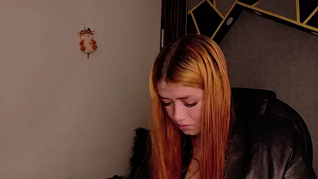 Snapshot of almma_shy chatting on 03-18-25, 02:15 almma shy online show from 03-18-25, 02:15