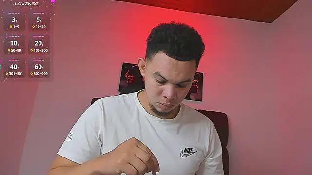 Snapshot of jhotta_fox chatting on 10-15-25, 07:08 jhotta fox online show from 10-15-25, 07:08