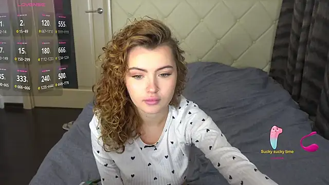 YesPussyClover online show from 10-12-25, 07:46