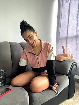 Snapshot of Nikothyna chatting on 11-19-25, 04:18 Nikothyna online show from 11-19-25, 04:18