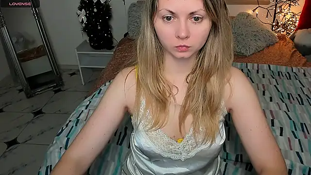 SmilingEmily  online show from 12-11-24, 07:42