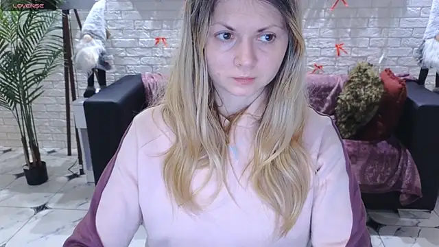 SmilingEmily  online show from 12-18-24, 07:26