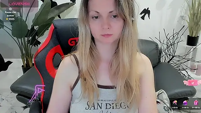 SmilingEmily  online show from 01-14-25, 09:13