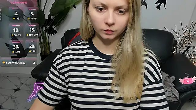 SmilingEmily  online show from 02-08-25, 11:33
