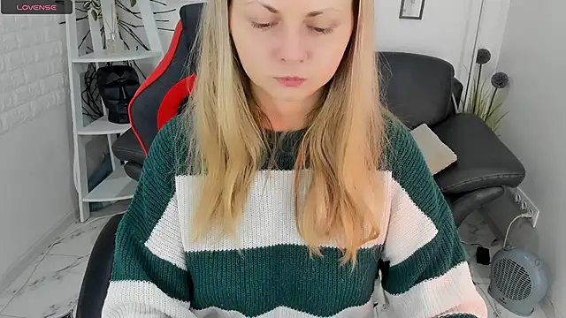 SmilingEmily  online show from 02-20-25, 07:23