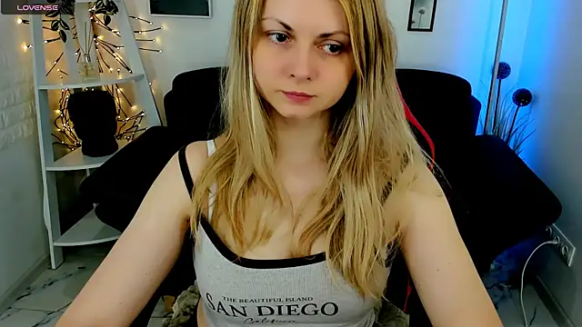 SmilingEmily  online show from 03-13-25, 07:42