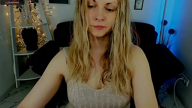 SmilingEmily  online show from 03-14-25, 07:37