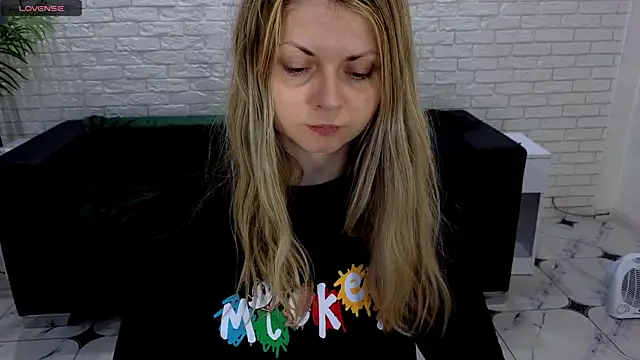 SmilingEmily  online show from 03-15-25, 06:58