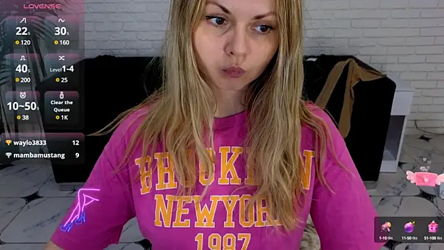SmilingEmily  online show from 03-18-25, 10:36