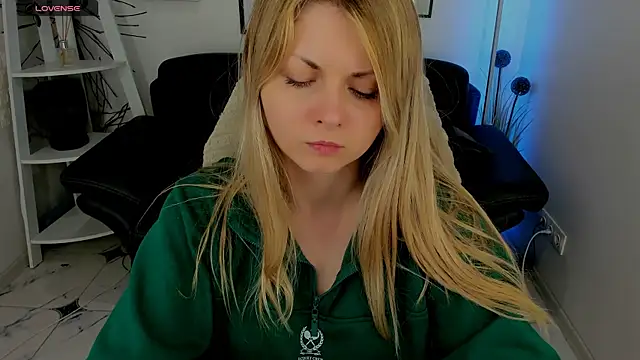 SmilingEmily  online show from 03-20-25, 10:54