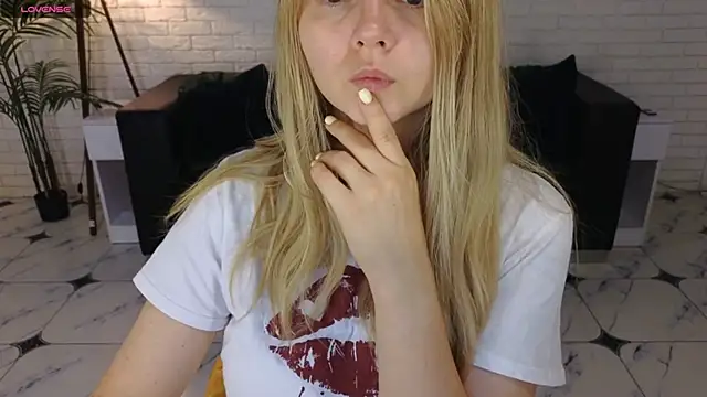 SmilingEmily  online show from 09-13-25, 06:24