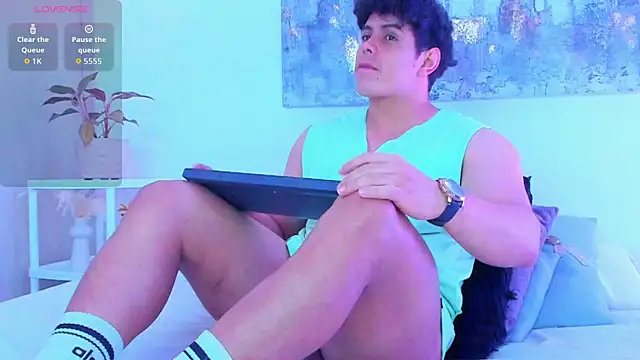 arminjones1 online show from 10-09-25, 03:37