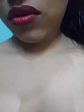 Snapshot of sexyindi_couple chatting on 06-25-26, 07:35 sexyindi couple online show from 06-25-26, 07:35