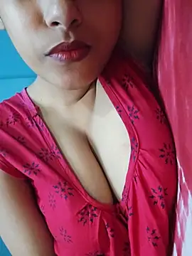 Snapshot of sexyindi_couple chatting on 08-06-26, 07:43 sexyindi couple online show from 08-06-26, 07:43