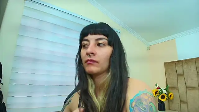 Snapshot of Naughty_Kittenm chatting on 09-27-25, 11:37 Naughty Kittenm online show from 09-27-25, 11:37