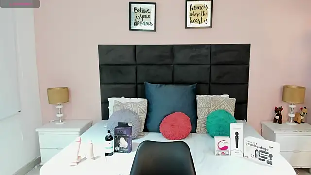 MadisonJenner online show from 11-15-25, 12:56