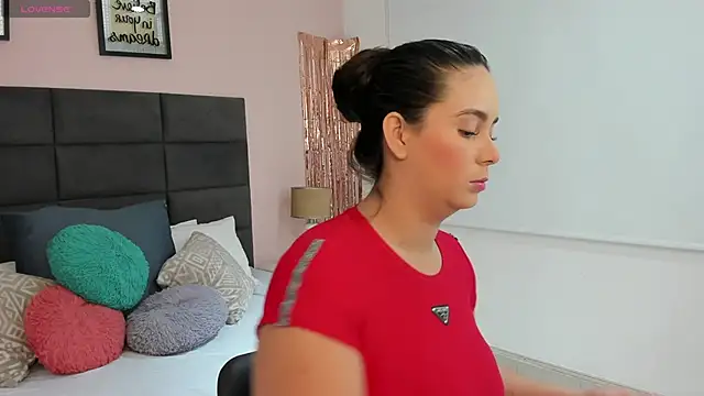 Snapshot of MadisonJenner chatting on 02-13-26, 12:12 MadisonJenner online show from 02-13-26, 12:12