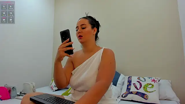 Snapshot of MadisonJenner chatting on 03-01-26, 12:18 MadisonJenner online show from 03-01-26, 12:18