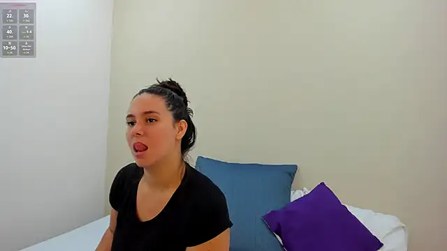 Snapshot of MadisonJenner chatting on 03-11-26, 12:44 MadisonJenner online show from 03-11-26, 12:44