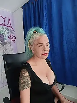 freyadevil333 online show from 05-12-26, 02:41