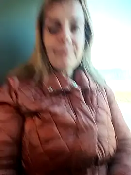 Snapshot of Sunbelxx chatting on 02-04-25, 02:53 Sunbelxx online show from 02-04-25, 02:53