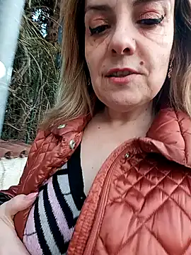 Snapshot of Sunbelxx chatting on 02-07-25, 04:14 Sunbelxx online show from 02-07-25, 04:14