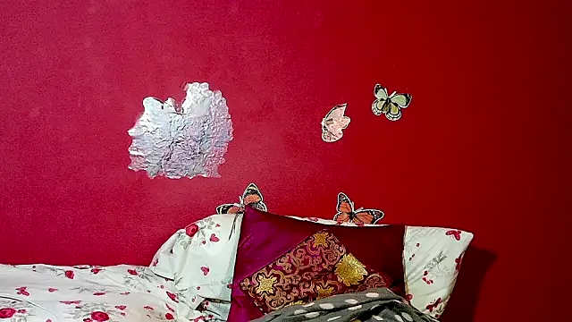 Snapshot of Sunbelxx chatting on 02-14-25, 02:50 Sunbelxx online show from 02-14-25, 02:50