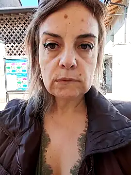 Snapshot of Sunbelxx chatting on 03-17-25, 12:04 Sunbelxx online show from 03-17-25, 12:04