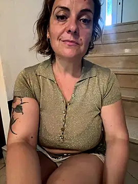 Snapshot of Sunbelxx chatting on 09-18-25, 10:28 Sunbelxx online show from 09-18-25, 10:28