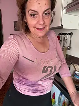 Snapshot of Sunbelxx chatting on 09-30-25, 07:35 Sunbelxx online show from 09-30-25, 07:35