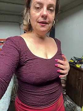 Snapshot of Sunbelxx chatting on 10-15-25, 08:14 Sunbelxx online show from 10-15-25, 08:14