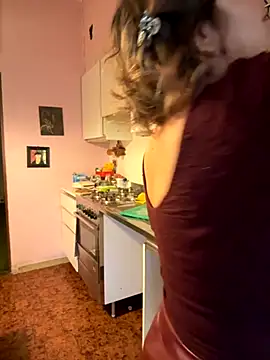 Snapshot of Sunbelxx chatting on 10-23-25, 07:40 Sunbelxx online show from 10-23-25, 07:40