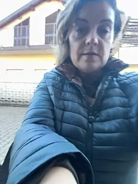 Snapshot of Sunbelxx chatting on 10-26-25, 02:01 Sunbelxx online show from 10-26-25, 02:01