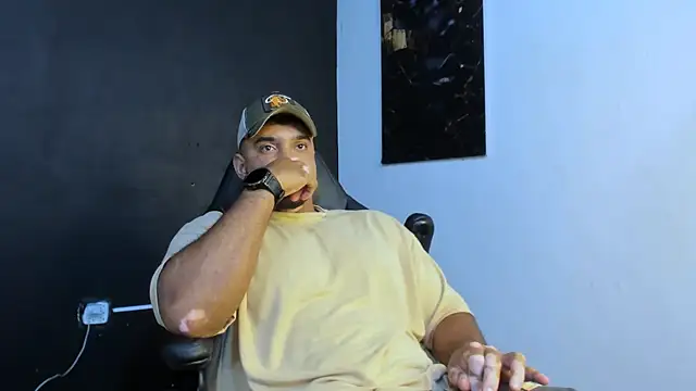 Big furry bear13 online show from 05-09-26, 09:58