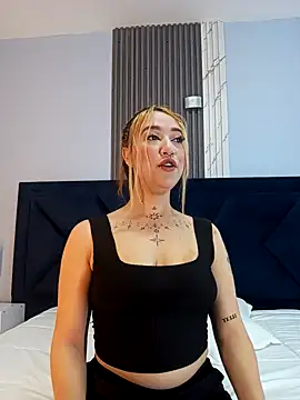 MollyCruz online show from 03-01-25, 11:39