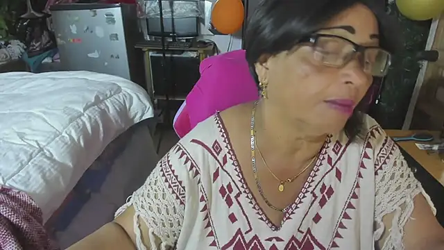 Mrs mommy  online show from 11-12-25, 07:24