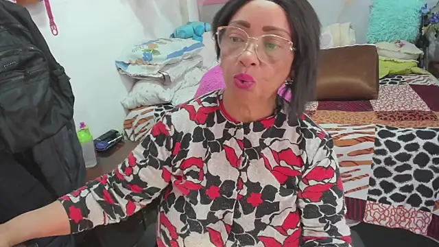 Snapshot of Mrs_mommy_ chatting on 02-23-26, 07:11 Mrs mommy online show from 02-23-26, 07:11