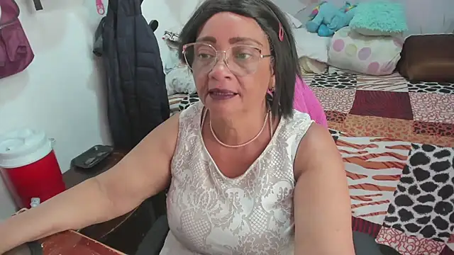 Snapshot of Mrs_mommy_ chatting on 02-27-26, 08:20 Mrs mommy online show from 02-27-26, 08:20