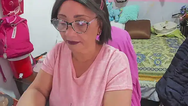 Snapshot of Mrs_mommy_ chatting on 03-17-26, 09:07 Mrs mommy online show from 03-17-26, 09:07