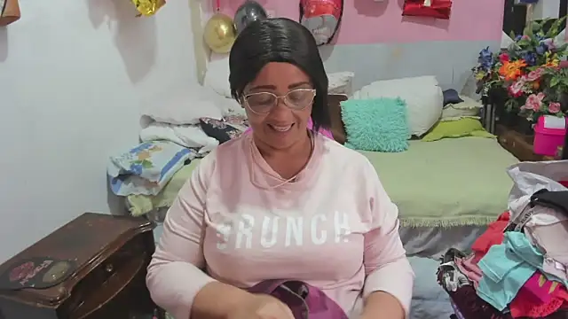 Snapshot of Mrs_mommy_ chatting on 03-23-26, 07:51 Mrs mommy online show from 03-23-26, 07:51