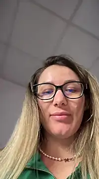 Snapshot of HotXMom chatting on 12-11-24, 10:14 HotXMom online show from 12-11-24, 10:14