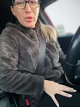 HotXMom online show from 09-28-25, 04:07