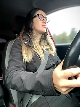 HotXMom online show from 11-04-25, 06:34