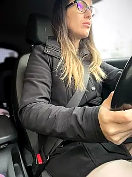 HotXMom online show from 11-17-25, 06:52