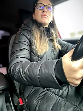 HotXMom online show from 11-19-25, 06:46