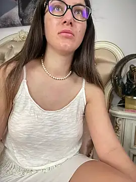 Snapshot of HotXMom chatting on 04-07-26, 04:02 HotXMom online show from 04-07-26, 04:02