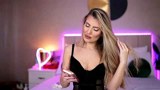 EvellineClaire online show from 03-10-26, 07:24