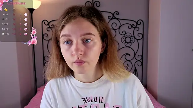 Snapshot of Ksuhesa chatting on 09-28-25, 08:09 Ksuhesa online show from 09-28-25, 08:09