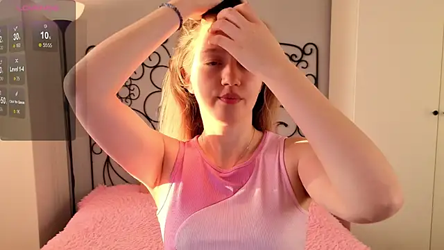 Snapshot of Ksuhesa chatting on 10-24-25, 02:08 Ksuhesa online show from 10-24-25, 02:08