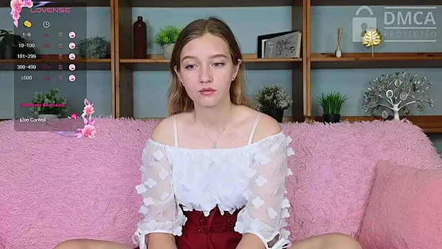 Snapshot of Ksuhesa chatting on 10-29-25, 11:34 Ksuhesa online show from 10-29-25, 11:34